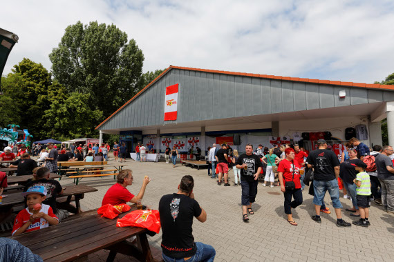 So sieht das Gebäude aus, in dem die Flüchtlinge untergebracht werden sollen.1442503178.jpg