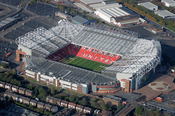 Der VfL Wolfsburg läuft im Old Trafford auf<br />    <button type=