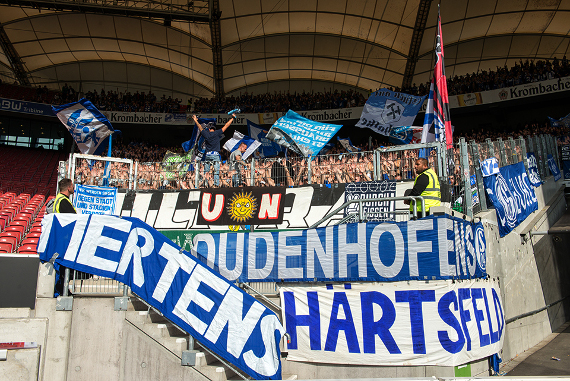 Und auch in Stuttgart war die Dudenhofens Sohn Fahne noch mit dabei.<br />    <button type=