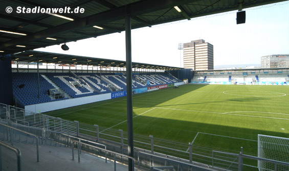 Der SV Wiesbaden soll als SV Wehen Wiesbaden II später auch in der neugebauten Arena auflaufen<br />Bild: Stadionwelt”><figcaption>Der SV Wiesbaden soll als SV Wehen Wiesbaden II später auch in der neugebauten Arena auflaufen<br />Bild: Stadionwelt</figcaption></figure>
<figure><img decoding=