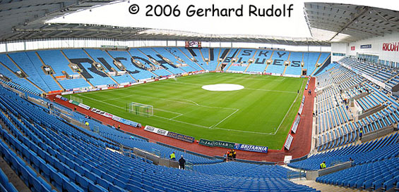 In Coventry könnten alle Gästefans nur 20 Pfund Eintritt zahlen. Der Ball liegt bei den anderen Vereinen<br />Bild: Gerhard Rudolf“><figcaption>In Coventry könnten alle Gästefans nur 20 Pfund Eintritt zahlen. Der Ball liegt bei den anderen Vereinen<br />Bild: Gerhard Rudolf</figcaption></figure>
            </div>

                    </article>

                <section class=