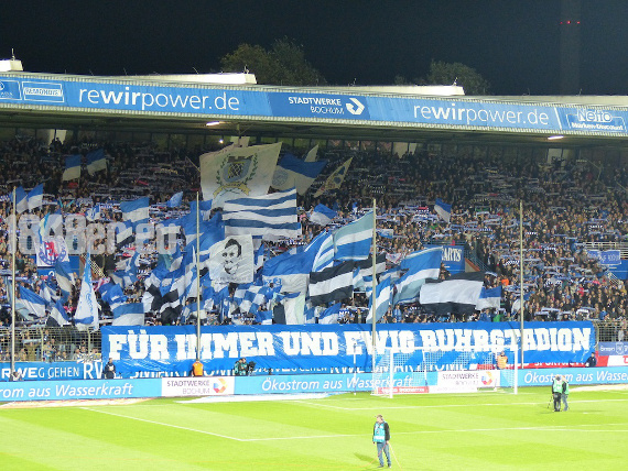 Für die Ostkurve wird das Stadion immer Ruhrstadion heißen<br />Bild: 1848er.eu”><figcaption>Für die Ostkurve wird das Stadion immer Ruhrstadion heißen<br />Bild: 1848er.eu</figcaption></figure>
                </div>
                
                <!-- YouTube (Meta-Feld) -->
                
            </div>
        </article>

                <script>
        (function() {
            var root = document.querySelector('.ff-single-news-gallery');
            if (!root) return;
            var slides = root.querySelectorAll('.ff-single-news-gallery-slide');
            var dots = root.querySelectorAll('.ff-single-news-gallery-dot');
            var prev = root.querySelector('.ff-single-news-gallery-prev');
            var next = root.querySelector('.ff-single-news-gallery-next');
            var n = slides.length;
            if (n < 2) return;
            var i = 0;
            function closeAllImgInfo() {
                root.querySelectorAll('.ff-fv-img-info-host.is-info-open').forEach(function(host) {
                    host.classList.remove('is-info-open');
                    var b = host.querySelector('.ff-fv-img-info-btn');
                    var p = host.querySelector('.ff-fv-img-info-panel');
                    if (b) b.setAttribute('aria-expanded', 'false');
                    if (p) p.setAttribute('aria-hidden', 'true');
                });
            }
            function show(idx) {
                closeAllImgInfo();
                i = ((idx % n) + n) % n;
                for (var s = 0; s < n; s++) {
                    if (s === i) slides[s].removeAttribute('hidden'); else slides[s].setAttribute('hidden', '');
                }
                for (var s = 0; s < dots.length; s++) {
                    dots[s].classList.toggle('is-active', s === i);
                    dots[s].setAttribute('aria-selected', s === i ? 'true' : 'false');
                }
            }
            if (prev) prev.addEventListener('click', function() { show(i - 1); });
            if (next) next.addEventListener('click', function() { show(i + 1); });
            for (var d = 0; d < dots.length; d++) {
                (function(di) { dots[di].addEventListener('click', function() { show(di); }); })(d);
            }
        })();
        </script>
        
        <!-- Kommentare -->
                <section class=