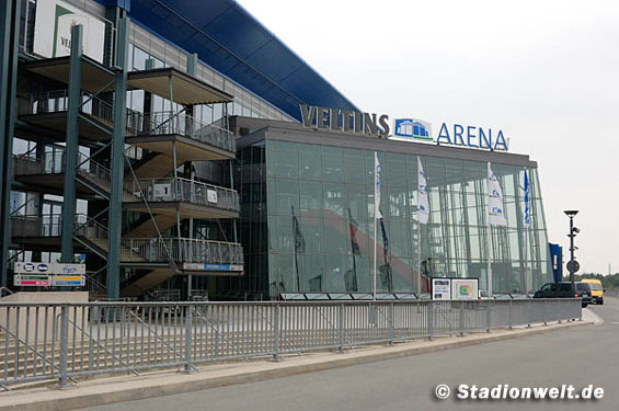 Mit Sonderbussen wurden die Sparta Fans zur Arena gebracht<br />    <button type=