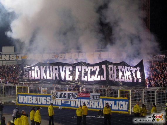Nicht die einzige Pyroaktion gestern in Jena<br />    <button type=