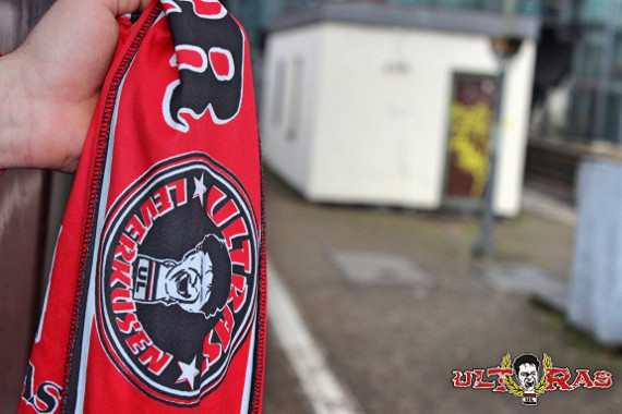 Ultras Leverkusen im Zug nach Augsburg. Bild: Ultras-Leverkusen.de