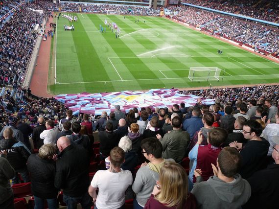 Durchgehend stehende Fans sind bei Aston Villa nicht willkommen<br />Bild: CR-Fotos.de“><figcaption>Durchgehend stehende Fans sind bei Aston Villa nicht willkommen<br />Bild: CR-Fotos.de</figcaption></figure>
            </div>

                    </article>

                <section class=