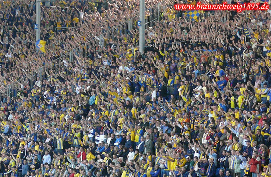 Eintracht Braunschweig Fans in Magdeburg<br />    <button type=