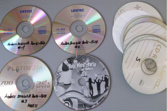 Diese CDs der MSV Duisburg Fans sollen in der Hand von Dissidenti sein<br />    <button type=