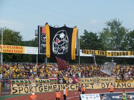 Morgen wollen sich die Dynamo Fans im Schacht breit machen<br />    <button type=
