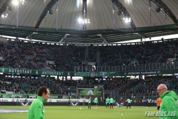 Der Gästeblock in Wolfsburg ohne viele Werder Ultras<br />    <button type=