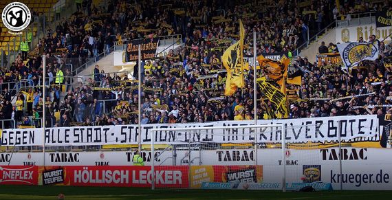 Spruchband beim Spiel gegen Essen<br />    <button type=
