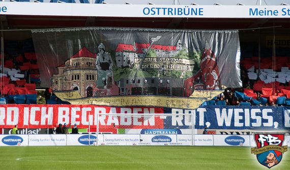 Choreografie der Fans aus Heidenheim<br />    <button type=