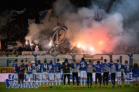 Die Fans feiern den Sieg mit ihrer Mannschaft und Pyrotechnik<br />Bild: fcl.fan-fotos.ch“><figcaption>Die Fans feiern den Sieg mit ihrer Mannschaft und Pyrotechnik<br />Bild: fcl.fan-fotos.ch</figcaption></figure>
            </div>

                    </article>

                <section class=