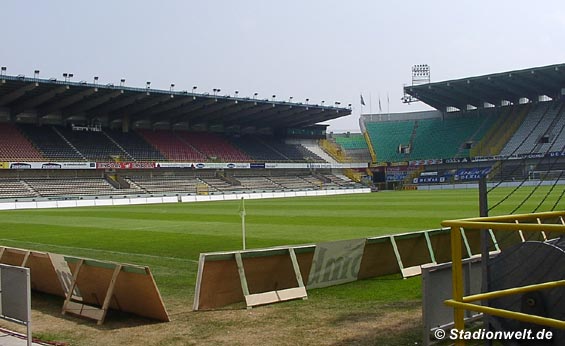 Geisterspiel morgen in Brügge<br />Bild: Stadionwelt“><figcaption>Geisterspiel morgen in Brügge<br />Bild: Stadionwelt</figcaption></figure>
            </div>

                    </article>

                <section class=