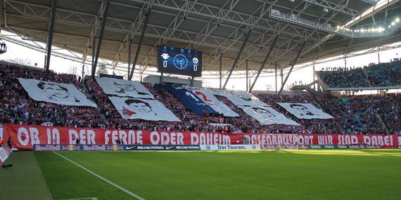 Der Trompeter unter den Rasenballsport Leipzig Fans soll verstummt sein<br />    <button type=