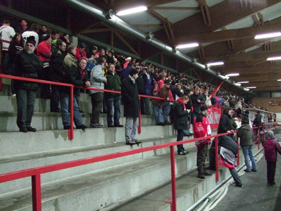 Kollektivstrafe gegen den Fanclub Blackreds ausgesprochen.<br />    <button type=