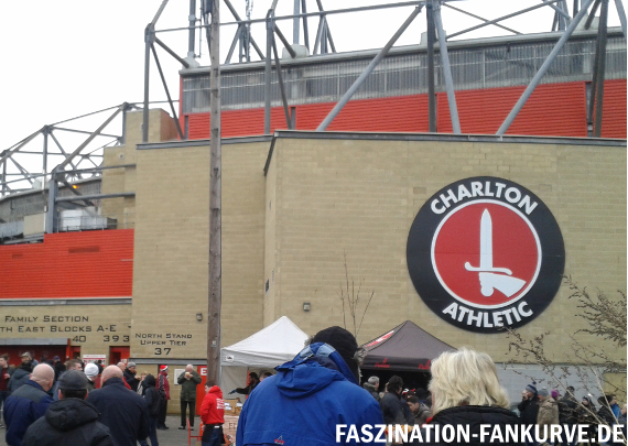Der Boxing Day 2014 bei Charlton Athletic<br />Bild: Faszination Fankurve“><figcaption>Der Boxing Day 2014 bei Charlton Athletic<br />Bild: Faszination Fankurve</figcaption></figure>
            </div>

                    </article>

                <section class=
