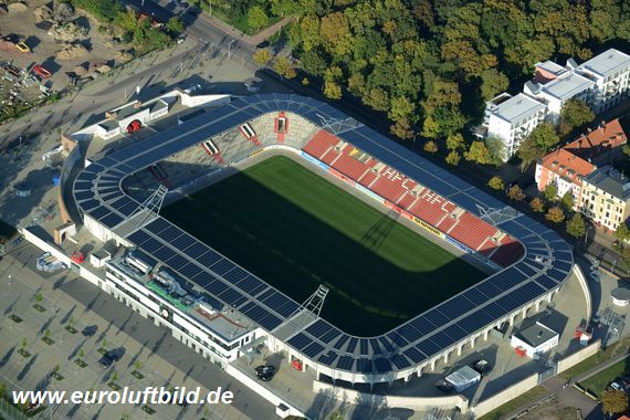 Dürfen die beteiligten Hooligans nicht mehr ins Stadion?<br />    <button type=