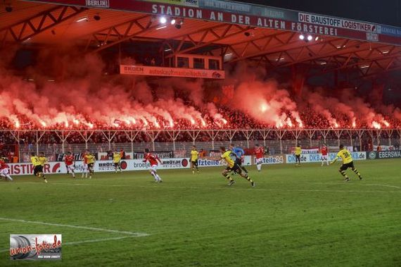 Später folgte noch eine Pyroshow<br />    <button type=