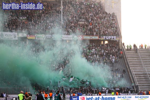 Mönchengladbach Fans in Berlin.<br />    <button type=