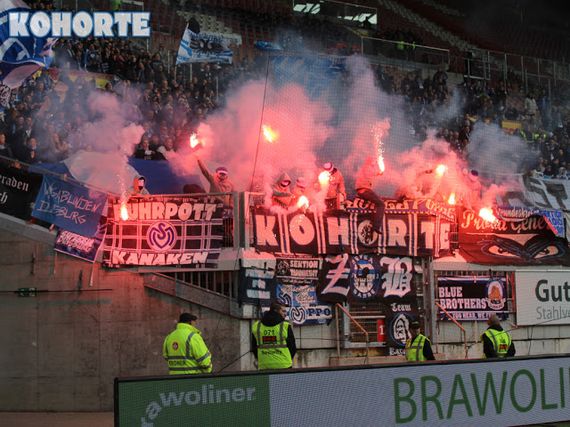 Duisburg Fans in Kaiserslautern. <br />    <button type=