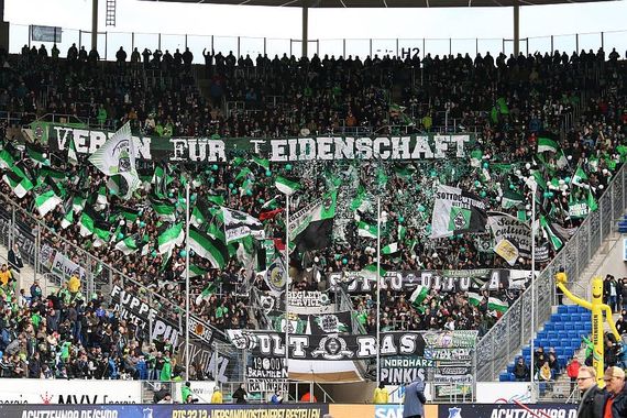 Die Mönchengladbach Fans im November 2015 in Sinsheim<br />    <button type=