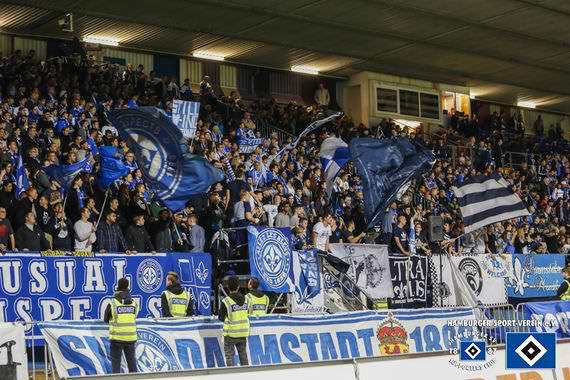 Der Fan kollabierte im Block1898<br />    <button type=