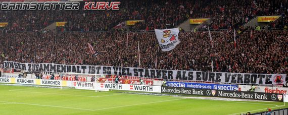 Spruchband in der Cannstatter Kurve<br />    <button type=