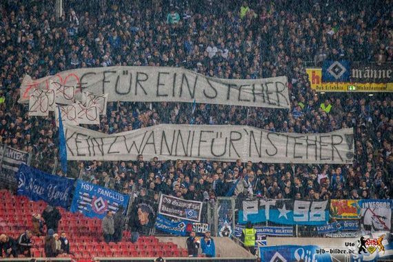 Proteste der HSV Fans<br />    <button type=