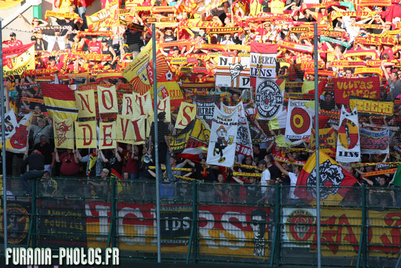 Die Red Tigers sind im eigenen Stadion bis auf unbestimmte Zeit verboten<br />Bild: www.furania-photos.fr“><figcaption>Die Red Tigers sind im eigenen Stadion bis auf unbestimmte Zeit verboten<br />Bild: www.furania-photos.fr</figcaption></figure>
            </div>

                    </article>

                <section class=
