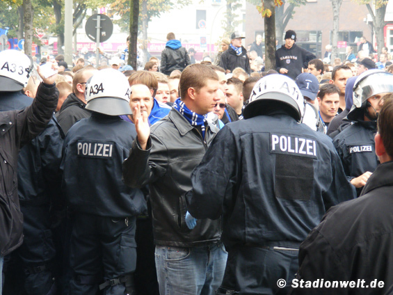 In der Datei landeten auch unschuldige Fans<br />    <button type=