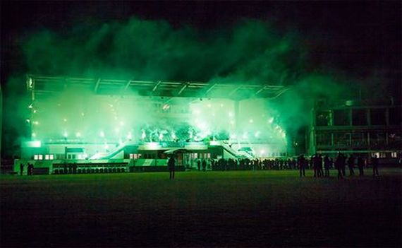 Die Pyroshow am Samstag zum Abschied der Tribüne<br />    <button type=