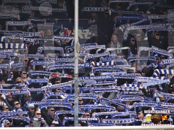 FCM-Fans sollen den Böller-Werfer aus dem Gästeblock geworfen haben<br />    <button type=