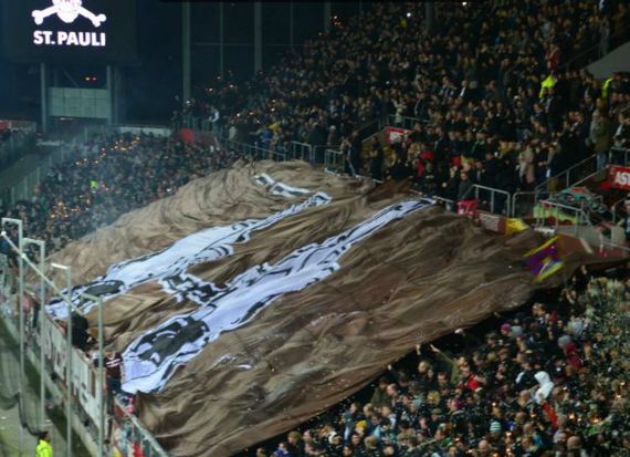 Choreografie für die Stadionverbotler<br />    <button type=