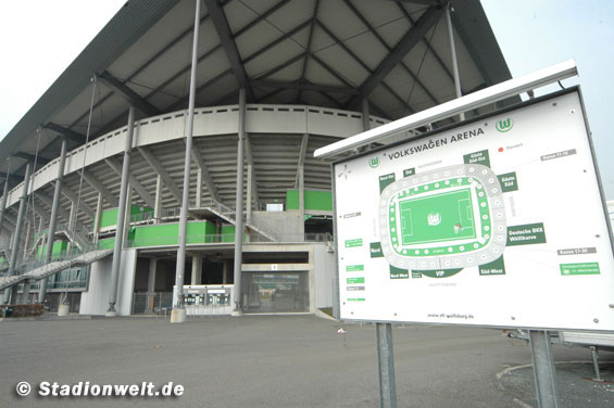 Die Gent Fans sind aus dem Stadion geflogen und guckten das Spiel in einer Kneipe<br />    <button type=