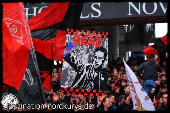 Doppelhalter gegen Ralf Rangnick in der Nordkurve Nürnberg <br />    <button type=