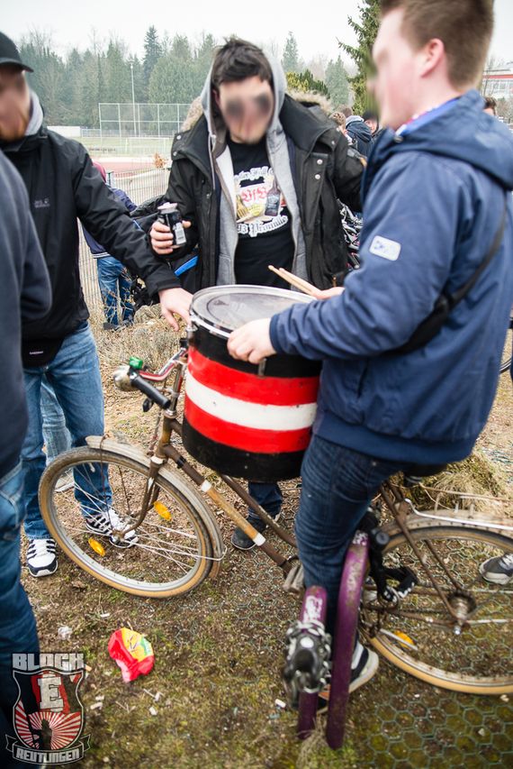 Reutlinger Trommeler beim Spiel in Stuttgart<br />    <button type=