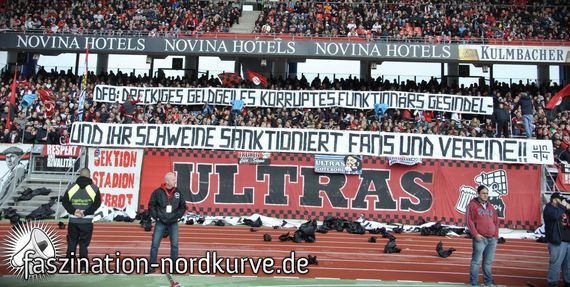 Spruchband der Ultras Nürnberg beim Heimspiel gegen den FSV Frankfurt<br />    <button type=