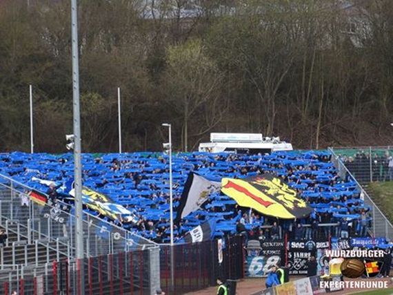 Die Choreo der Waldhof Mannheim Fans<br />    <button type=