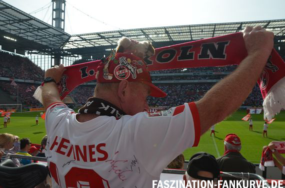 Fans1991 verkauft die Auswärtstickets, organisiert Auswährtsfahren für Köln-Fans und übernimmt die Behindertenbetreuung in Müngersdorf<br />    <button type=