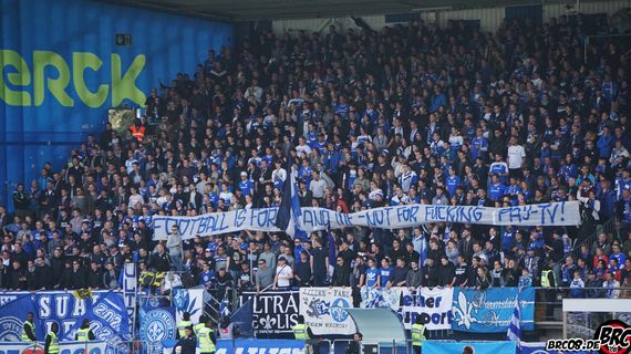 Spruchband im Block 1898<br />    <button type=