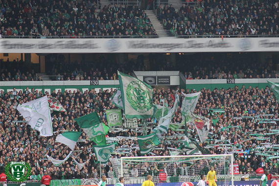 DFB-Vorstand Björn Fecker stellt sich den Fragen der Werder Fans<br />    <button type=