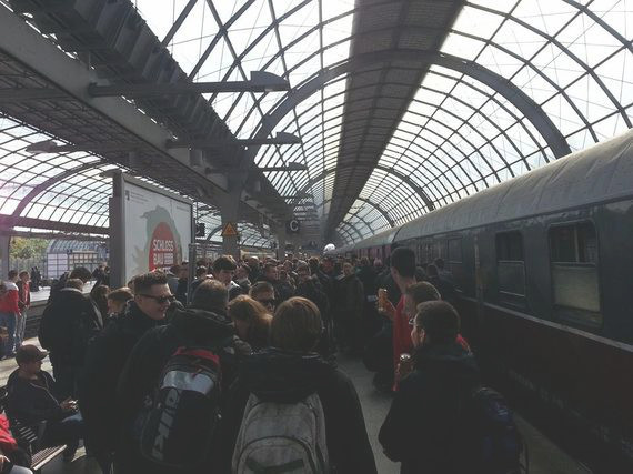 Der letzte Sonderzug der FC Bayern Fans zum Pokalfinale<br />    <button type=