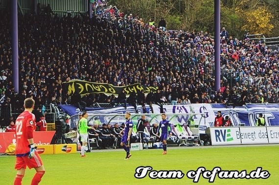 Die geklaute Zaunfahne der Ultras Plauen<br />    <button type=