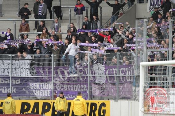 Die Osnabrück Fans in Halle<br />    <button type=