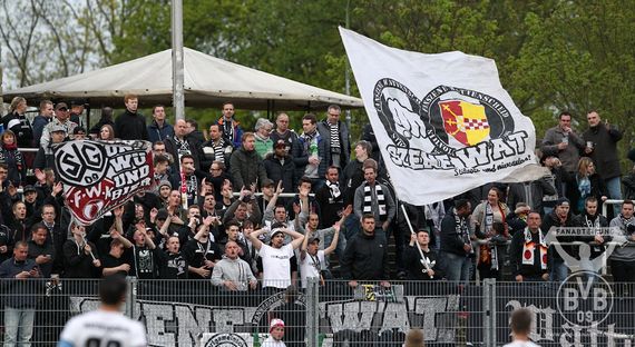 Die Wattenscheider Fans in Dortmund<br />    <button type=