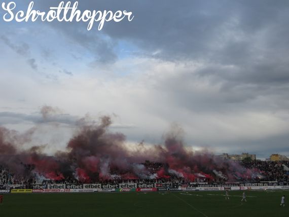 Die Pyroshow der Heimfans<br />    <button type=