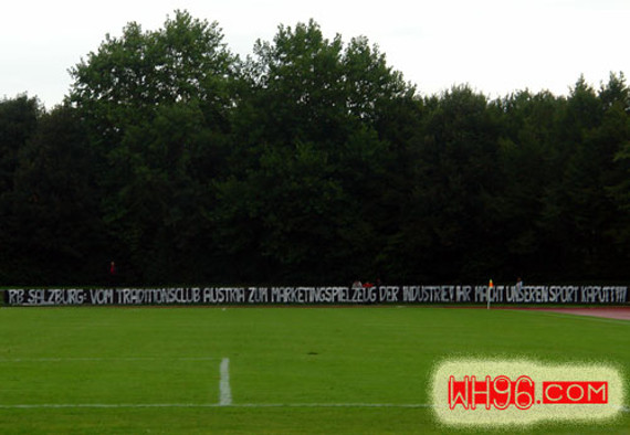 Im Sommer 2006 boykottierte die Kölner Fanszene ein Testspiel gegen Red Bull Salzburg in Troisdorf.<br />    <button type=