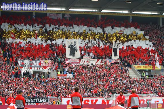 Die Choreografie der Mainzer Fans<br />    <button type=