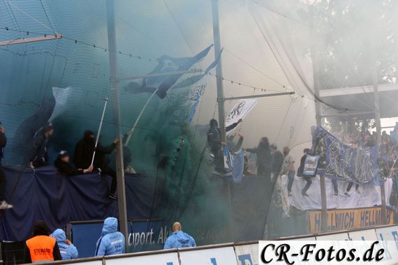 Die erste Pyroshow der Löwenfans.<br />    <button type=